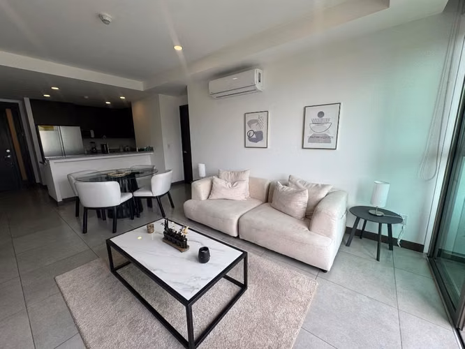 SE ALQUILA APARTAMENTO AMUEBLADO EN PUERTA DEL ALMA