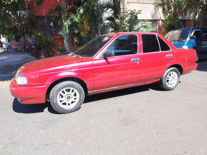 Nissan sentra B13 año 2005 de agencia un