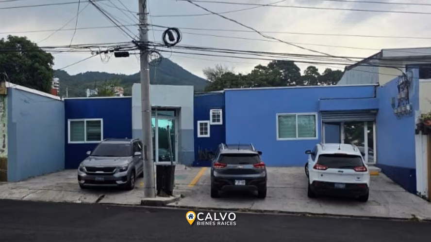 CONSULTORIO / ESPACIO PROFESIONAL EN ALQUILER | COL. ESCALÓN
