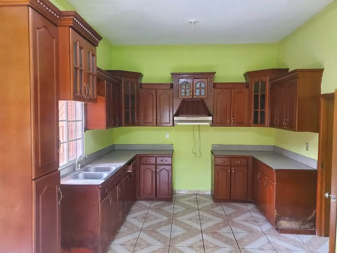 # SE VENDE CASA EN LA ENTRADA A FRANCISCO GOTERA. - Imagen 5