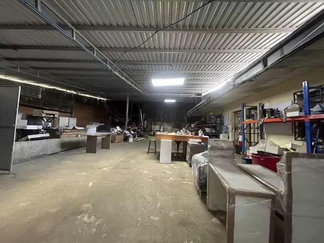 VENTA DE BODEGAS, FÁBRICA Y SALA DE VENTAS EN SANTA ANA, 851 mts2, ZONA COMERCIAL, SALIDA HACIA AHUACHAPAN Y CANDELARIA DE LA FRONTERA - Imagen 8