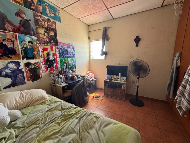 VENTA DE CASA COLONIA MIRALVALLE - Imagen 4
