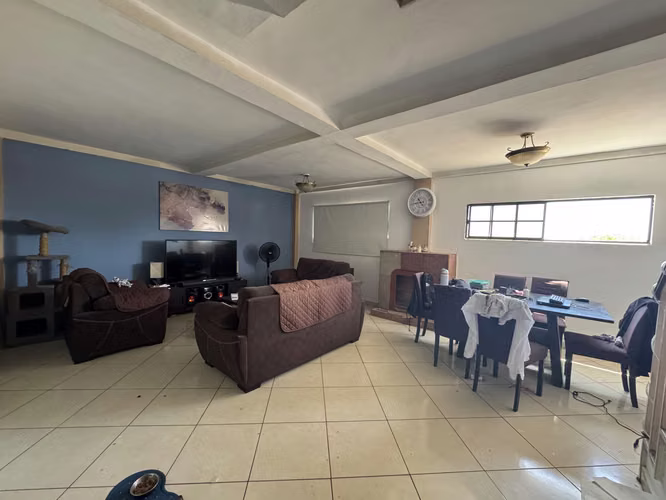 VENTA DE CASA COLONIA MIRALVALLE