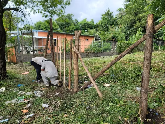 TERRENO EN VENTA  A 1 MINUTO CON 30 SEGUNDOS DEL DESVIO PARA LA COSTA DEL SOL DEPARTAMENTO DE LA PAZ - Imagen 3