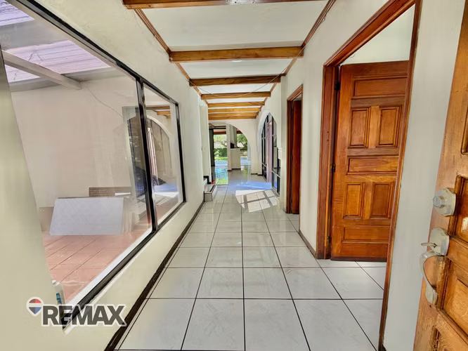 EXCLUSIVA RESIDENCIA, CUMBRES DE LA ESMERALDA-ANTIGUO CUSCATLÁN - Imagen 6