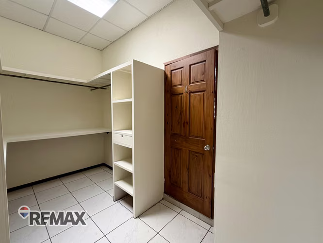 EXCLUSIVA RESIDENCIA, CUMBRES DE LA ESMERALDA-ANTIGUO CUSCATLÁN - Imagen 17