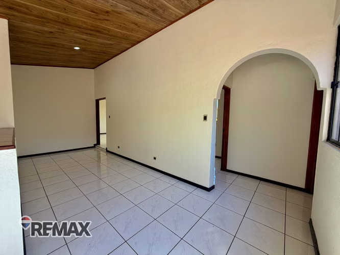 EXCLUSIVA RESIDENCIA, CUMBRES DE LA ESMERALDA-ANTIGUO CUSCATLÁN - Imagen 11