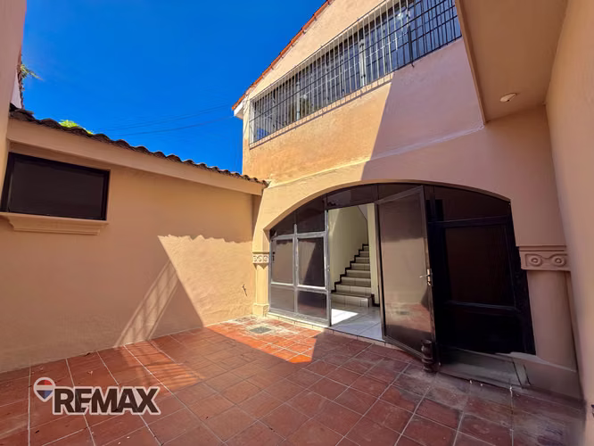 EXCLUSIVA RESIDENCIA, CUMBRES DE LA ESMERALDA-ANTIGUO CUSCATLÁN - Imagen 8