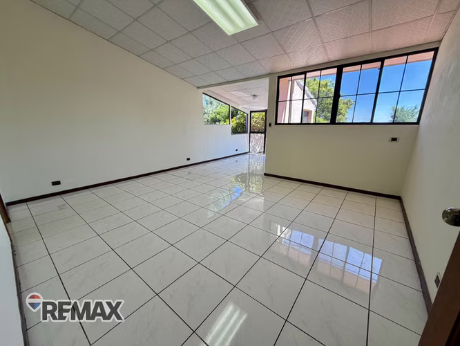 EXCLUSIVA RESIDENCIA, CUMBRES DE LA ESMERALDA-ANTIGUO CUSCATLÁN - Imagen 12