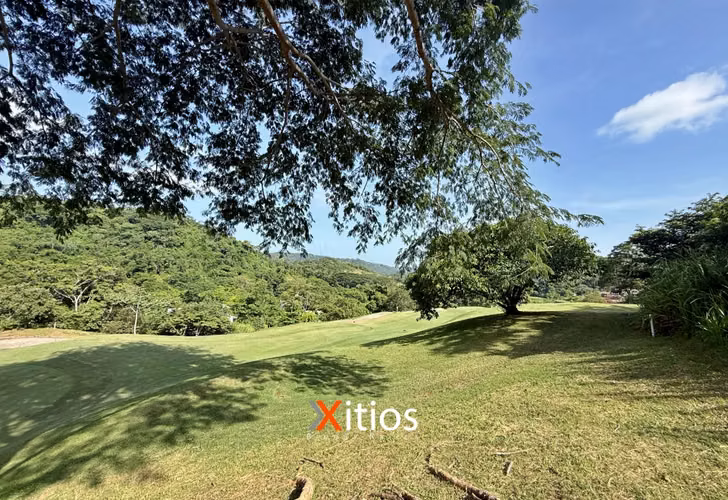 Venta de Terreno en El Encanto Golf con VISTA