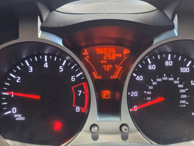 Se vende Nissan Juke - 2013  Full extras !
