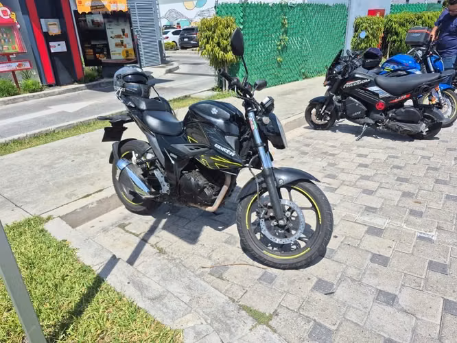 Suzuki Gixxer 150 Naked 2024 - Imagen 4
