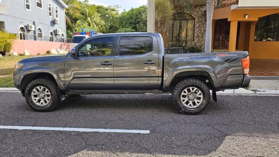 TOYOTA TACOMA SR5 2017 BOLSAS BUENAS AUTOMÁTICO