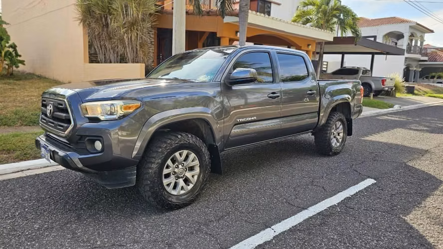 TOYOTA TACOMA SR5 2017 BOLSAS BUENAS AUTOMÁTICO