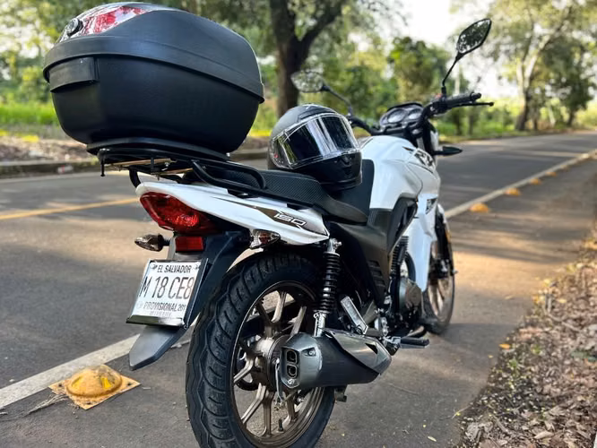 Vendo moto urbana Keeway RK150 - Imagen 3