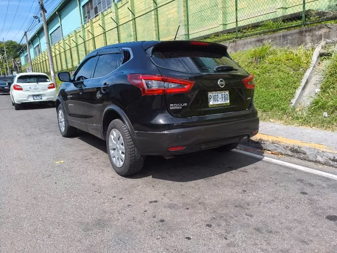 Nissan rogue sport 2020 4x4