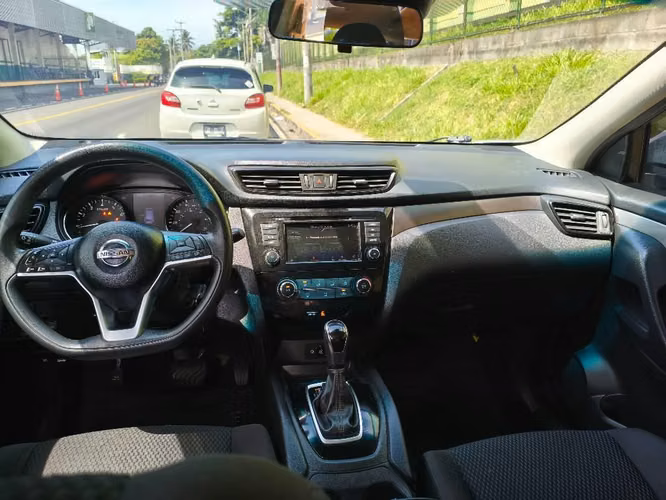 Nissan rogue sport 2020 4x4