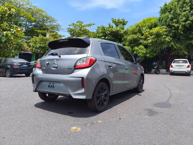 Mitsubishi Mirage HB Black edition 2022 SE - Imagen 3
