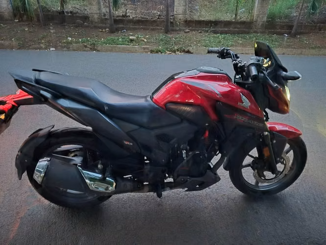 VENDO HONDA XBLADE 2024 - Imagen 1