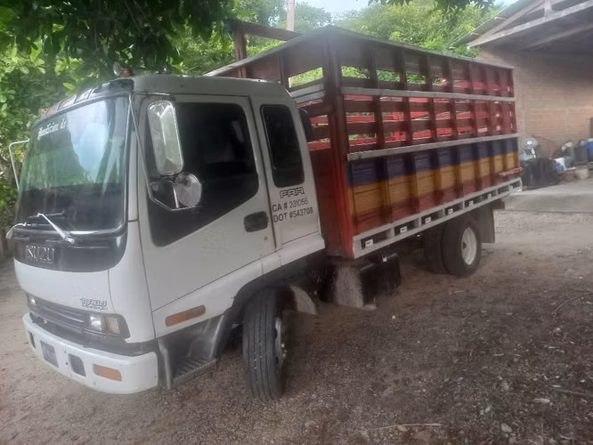 SE VENDE CAMION ISUZU FRR2001 - Imagen 3