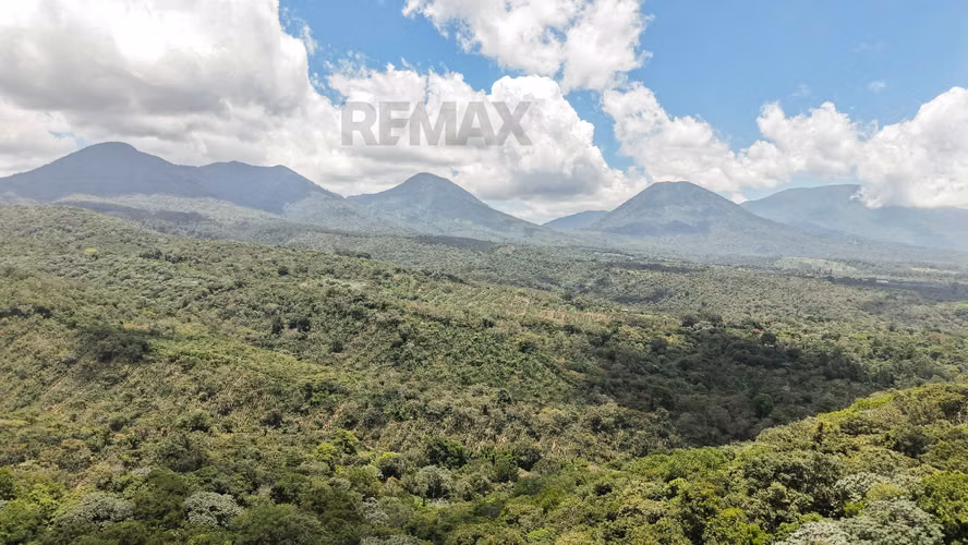 JUAYUA, TERRENO EN VENTA. 1000 V2, EN PRIVADO