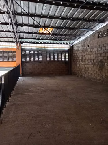 SE ALQUILA BODEGA EN SAN SALVADOR