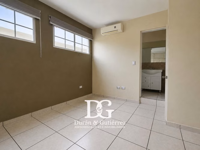ALQUILO APARTAMENTO CON LÍNEA BLANCA EN SAN BENITO - Imagen 9