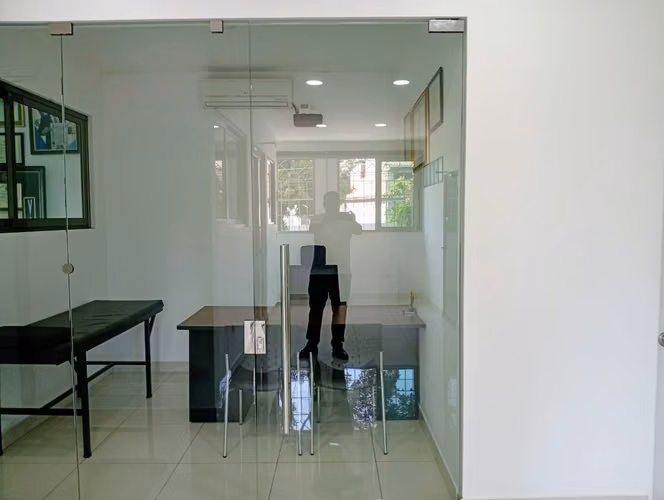 Alquiler de Local para Oficinas/ Colonia Layco cerca de UES - Imagen 4
