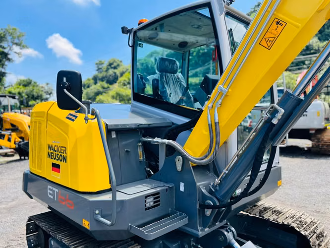 2025 - Miniexcavadora WACKER NEUSON ET66 – DE 6 TONELADAS