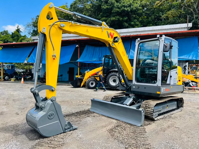 2025 - Miniexcavadora WACKER NEUSON ET66 – DE 6 TONELADAS