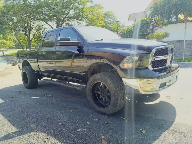 PICKUP DOBLE CABINA 6 PERS DODGE RAM 1500 4X4 2019 AUTO/SEC MOTOR HEMI 5.7 V8ECO - Imagen 2