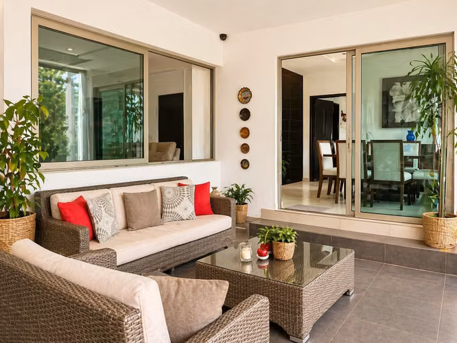 CASA MODERNA EN RESIDENCIAL LOS SUEÑOS - Imagen 9