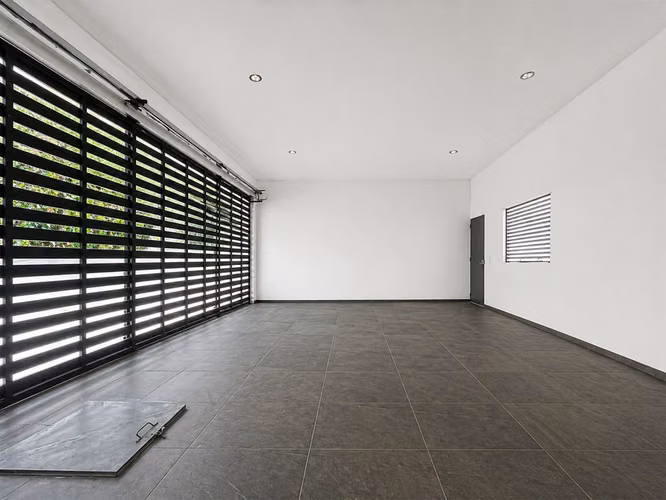 CASA MODERNA EN RESIDENCIAL LOS SUEÑOS - Imagen 16