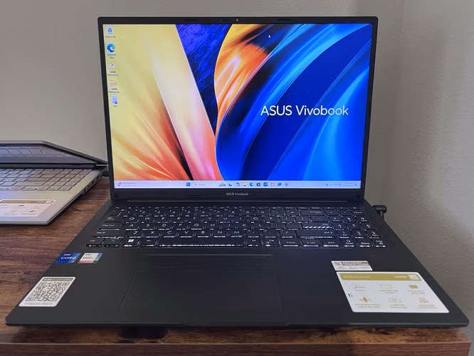 Asus Vivobook 16 de 16" (i7-1355U, 16 GB, 512 GB, Win 11)