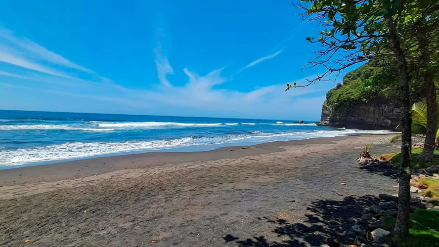 Alquiler de Preciosa Casa de Playa en Bahia Dorada, La Libertad