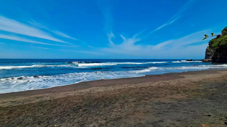 Alquiler de Preciosa Casa de Playa en Bahia Dorada, La Libertad