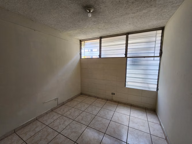 Se Alquila Casa en Santa Tecla, Santa Monica - Imagen 8