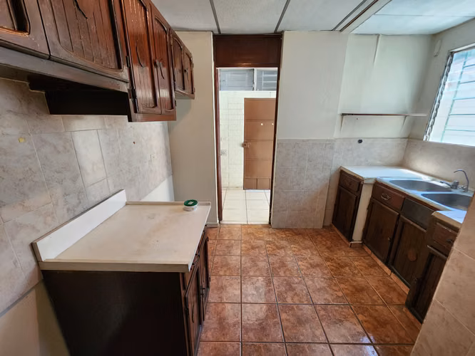 Se Alquila Casa en Santa Tecla, Santa Monica - Imagen 12