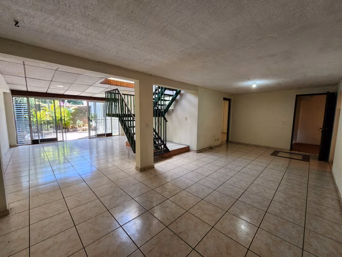 Se Alquila Casa en Santa Tecla, Santa Monica - Imagen 11