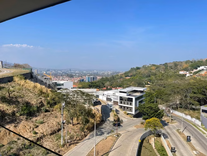 SE ALQUILA PENTHOUSE EN PARK TOWER CON LINEA BLANCA Tiene 162.05 m² - Imagen 8
