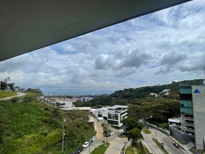 SE ALQUILA PENTHOUSE EN PARK TOWER CON LINEA BLANCA Tiene 162.05 m² - Imagen 12