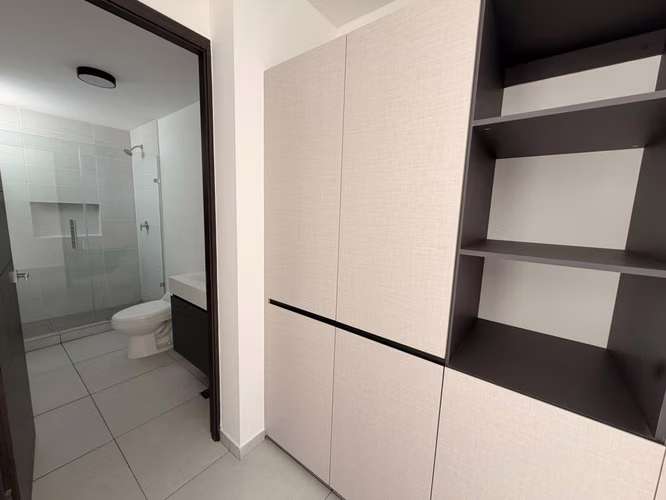 SE ALQUILA APARTAMENTO ALTURAS DEL BOSQUE, CON LÍNEA BLANCA, 129 m2 - Imagen 18