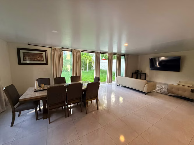 SE VENDE CASA ESCALON MODERNA COMO NUEVA, TOTALMENTE AMUEBLADA - Imagen 11