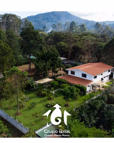 VENTA DE HERMOSA CASA AMUEBLADA EN ATACO, AHUACHAPÁN