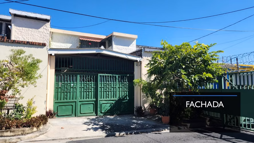 Casa en Venta en Colonia. Metropolis Sur 1, sobre Avenida Bernal.