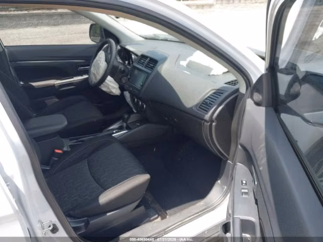 MITSUBISHI OUTLANDER SPORT ES 2025 AWD - Imagen 5