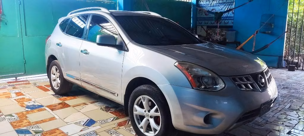 Vendo bonita camioneta Nissan rogué