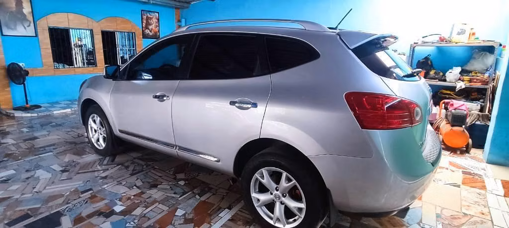 Vendo bonita camioneta Nissan rogué