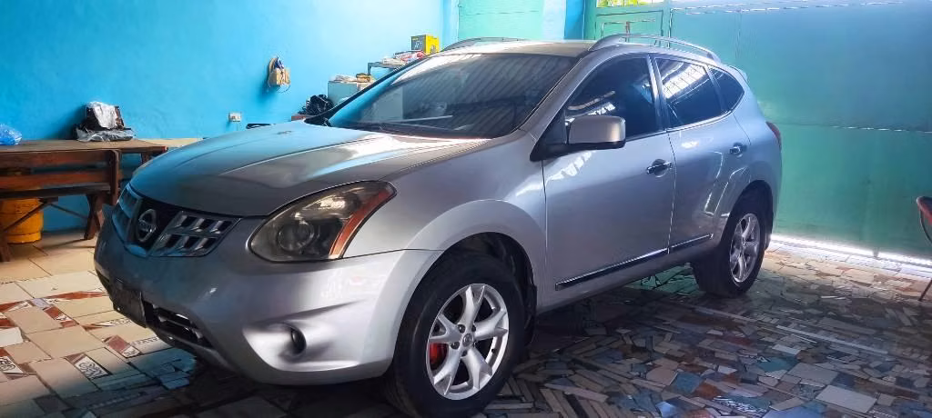 Vendo bonita camioneta Nissan rogué