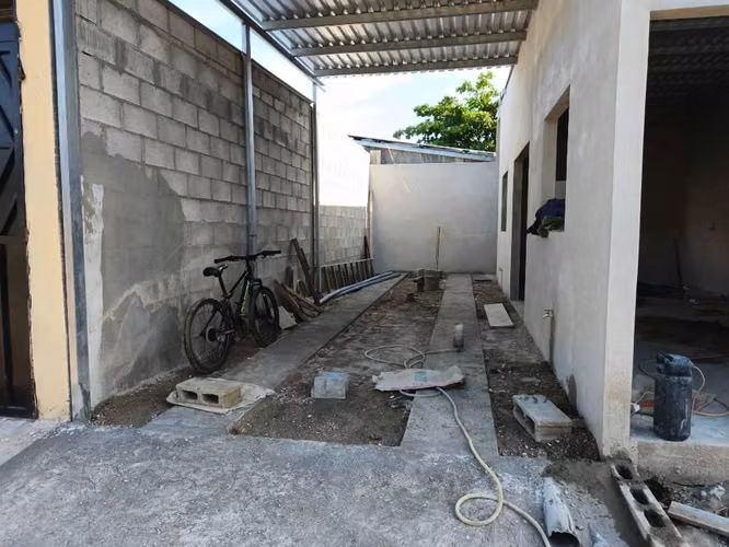 Casa nueva a terminar 10x10